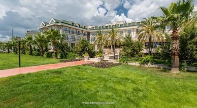 لوسیدا بیچ هتل