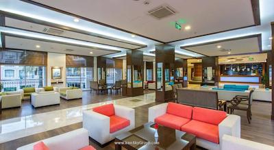 لوسیدا بیچ هتل