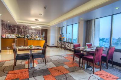 کراون پلازا مسقط