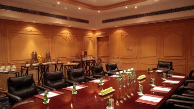 کراون پلازا مسقط