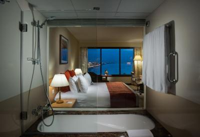 کراون پلازا مسقط