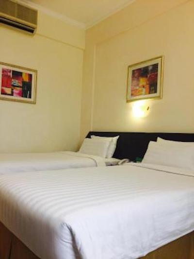 ال مدینه هالیدی