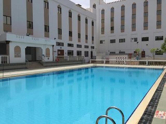 ال مدینه هالیدی