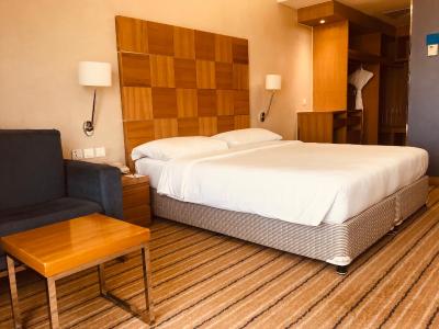 گلدن تولیپ مسقط