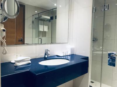 گلدن تولیپ مسقط