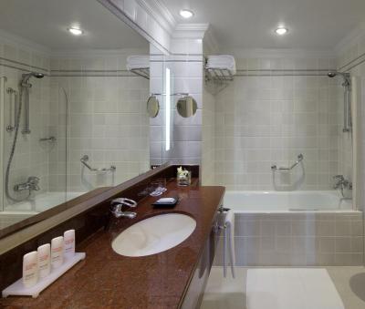 رادیسون بلو هتل مسقط