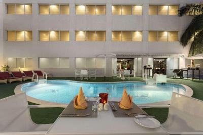 رامادا قروم بیچ