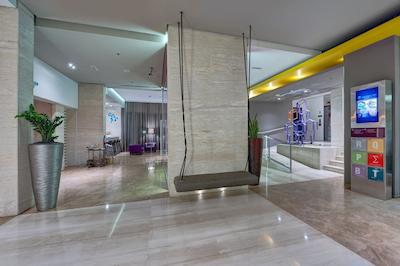 هفتاد و دو هتل