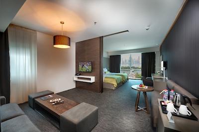 هفتاد و دو هتل