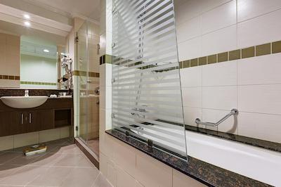 آیکون دلوکس هتل آپارتمنت برشا