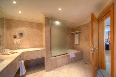 دبی مارین بیچ ریزورت اند سپا