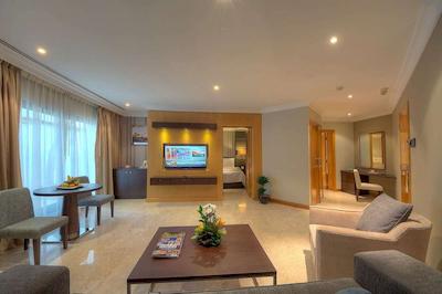 دبی مارین بیچ ریزورت اند سپا