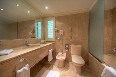 دبی مارین بیچ ریزورت اند سپا