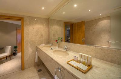 دبی مارین بیچ ریزورت اند سپا