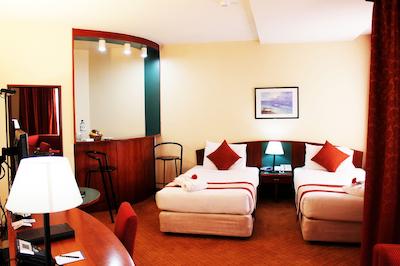 الدیار دانا هتل