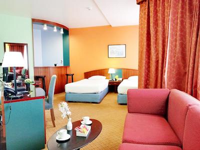 الدیار دانا هتل