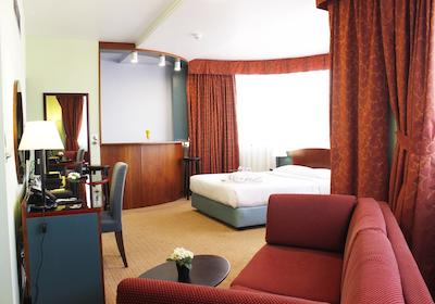 الدیار دانا هتل