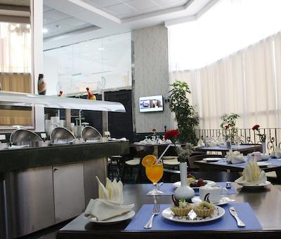 الدیار دانا هتل