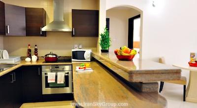 هتل آپارتمان آئوریس بوتیک