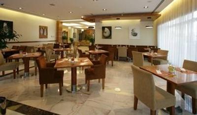 آئوریس هتل آپارتمان دیره