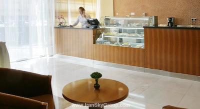 آئوریس هتل آپارتمان دیره