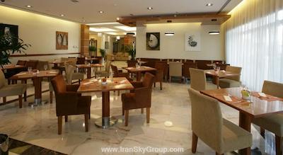 آئوریس هتل آپارتمان دیره