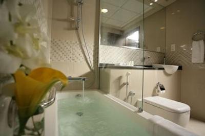 هتل آپارتمان آئوریس مترو سنترال