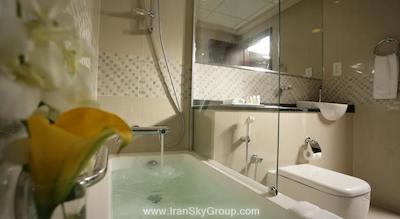 هتل آپارتمان آئوریس مترو سنترال