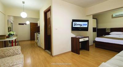 بلووی هتل رزیدنس