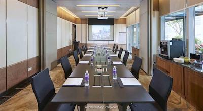 مرکور سنگاپور بوگیس