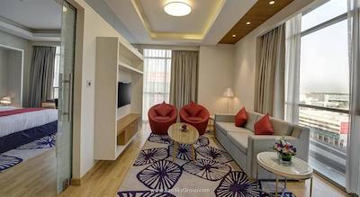 رویال کنتیننتال هتل