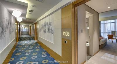 رویال کنتیننتال هتل