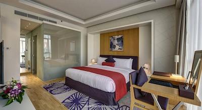 رویال کنتیننتال هتل