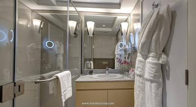 رویال کنتیننتال هتل