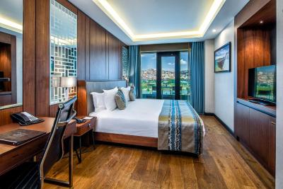 کلاریون هتل گلدن هورن