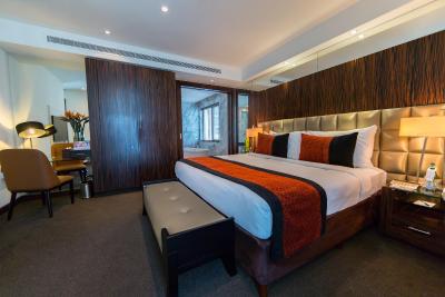 بونینگتون جمیرا لیک تاورز