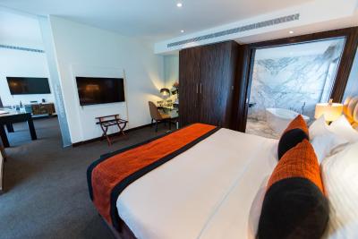 بونینگتون جمیرا لیک تاورز