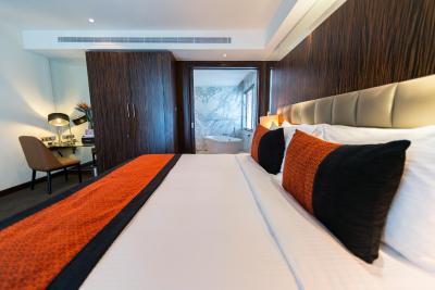 بونینگتون جمیرا لیک تاورز