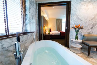 بونینگتون جمیرا لیک تاورز