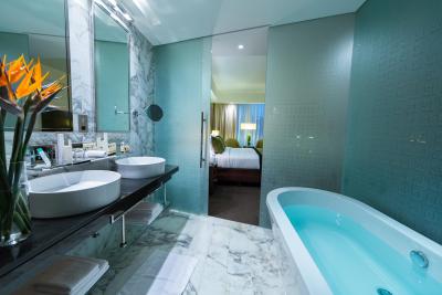 بونینگتون جمیرا لیک تاورز