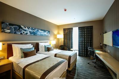 ددمان پارک بستناچی