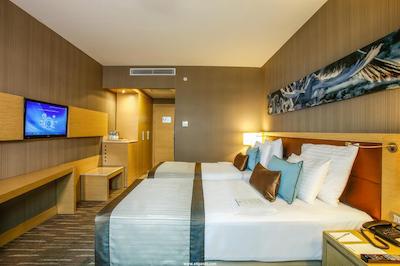 ددمان پارک بستناچی