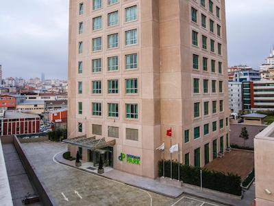 ددمان پارک بستناچی