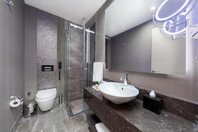 ددمان پارک بستناچی