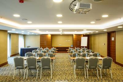 ددمان پارک بستناچی