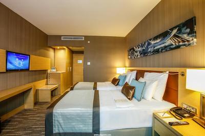 ددمان پارک بستناچی