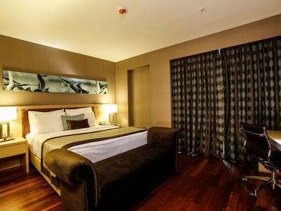 ددمان پارک بستناچی