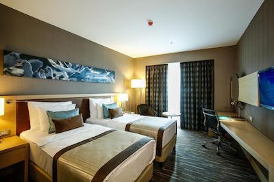 ددمان پارک بستناچی