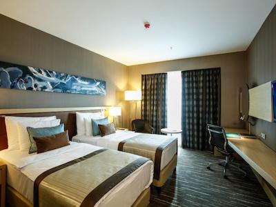 ددمان پارک بستناچی