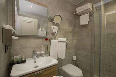 تکسیم لانژ هتل